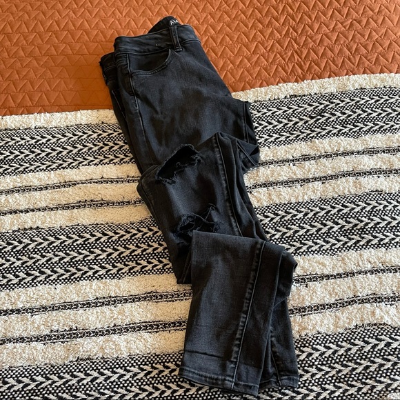 American Eagle Outfitters Denim - American eagle distressed black wash jeggings sz.4
